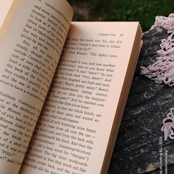 paperback Chitty Chitty Bang Bang youth novel fiction chapter book dated 1969 - Picture 8 of 11